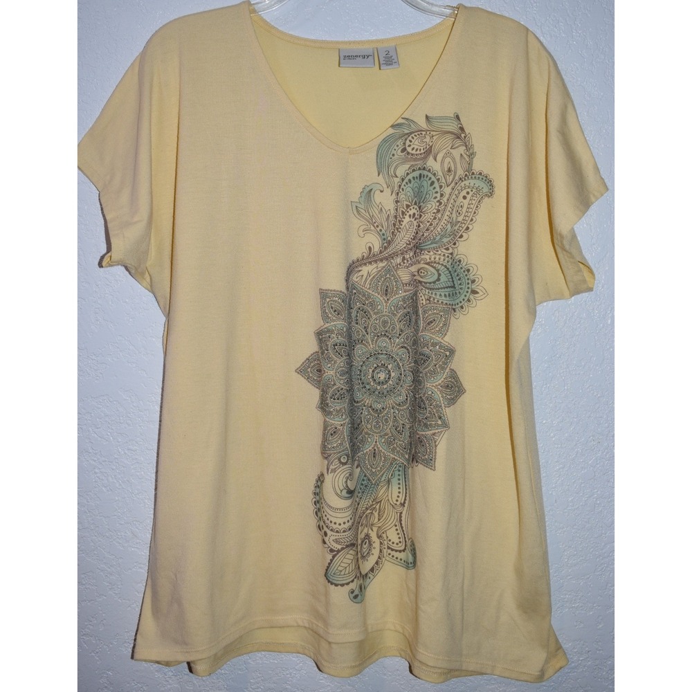 Zenergy by Chicos Yellow Paisley Mandala Rhinestone V-Neck Top Size 2 L‎ Large